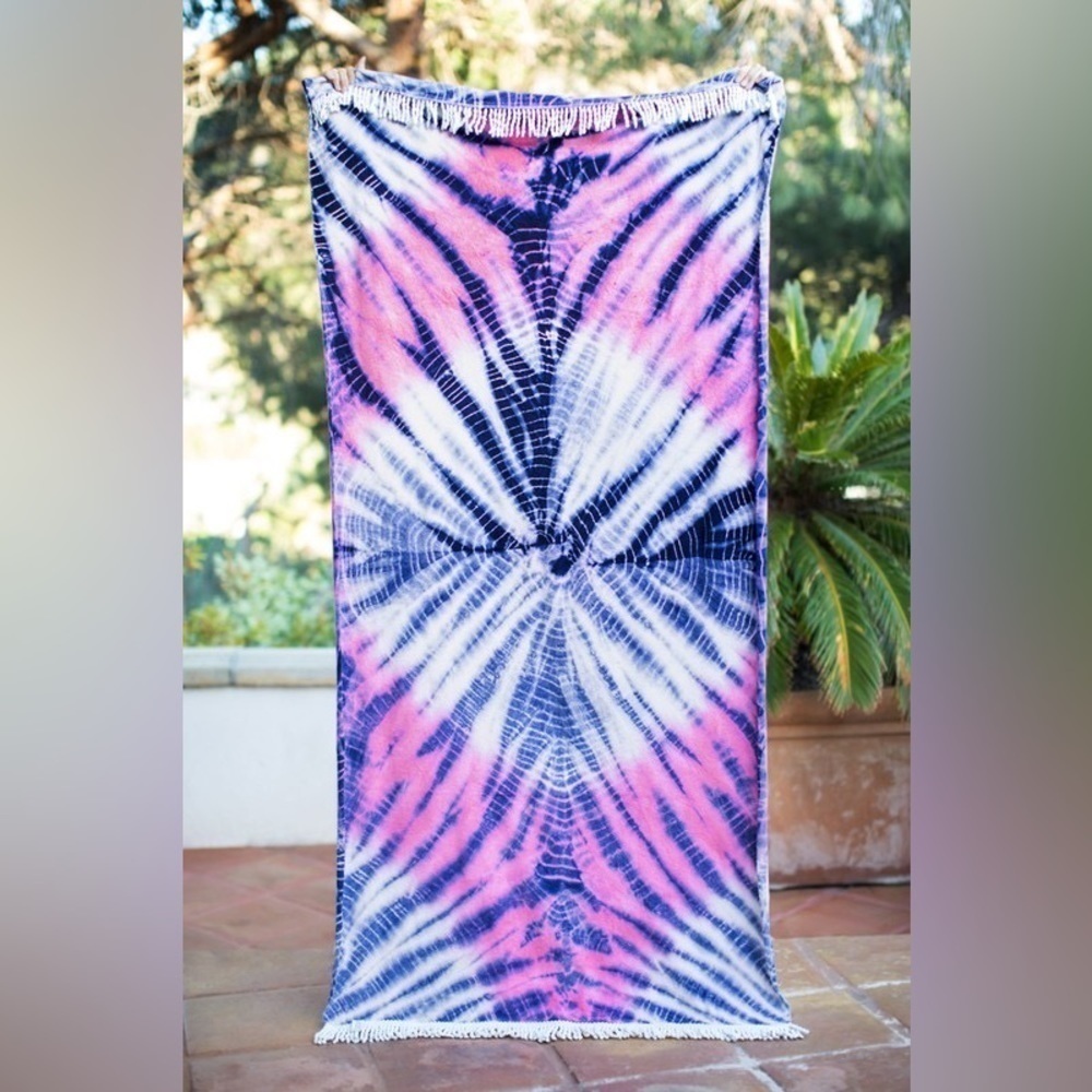 Ruggine Tye-Dye Purple Beach Fringe Soft Towel